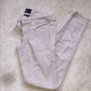 American Eagles cream skinny jeans